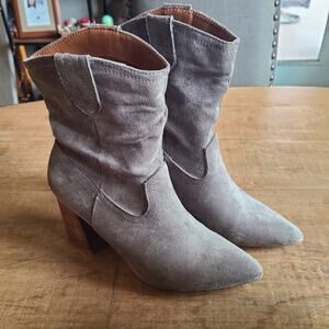 Oasis Society Slouch Boots Ankle‎ Faux suede Size 6 Tan Beige Brown